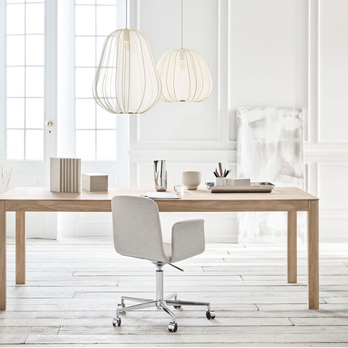 Balloon pendant light deals