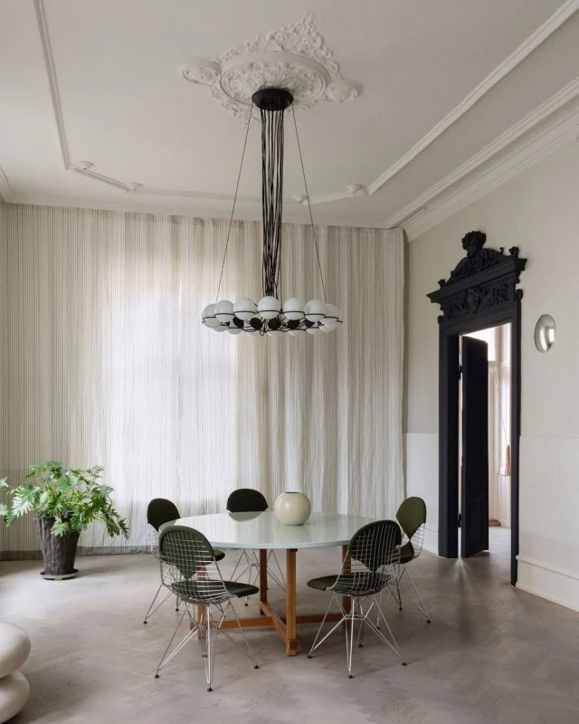 Model 2109 — Classic Form. Contemporary Vision | Astep