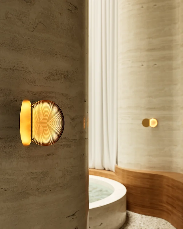 Poudrier: A Reassuring Light Object | DCWéditions