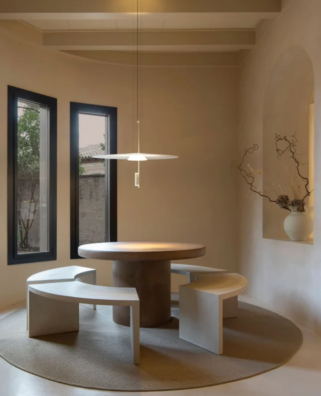 Always Watchful, Always Serene

Flamingo by Vibia