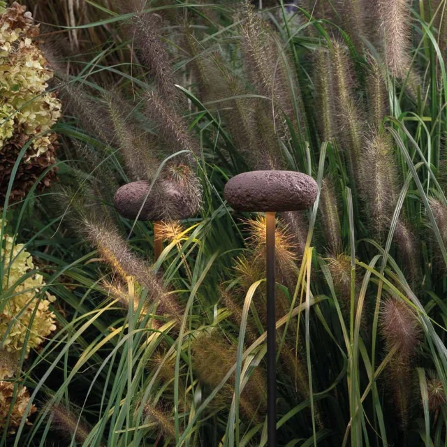 Designed to Disappear into Nature
 
9010 novantadieci - OOLITE